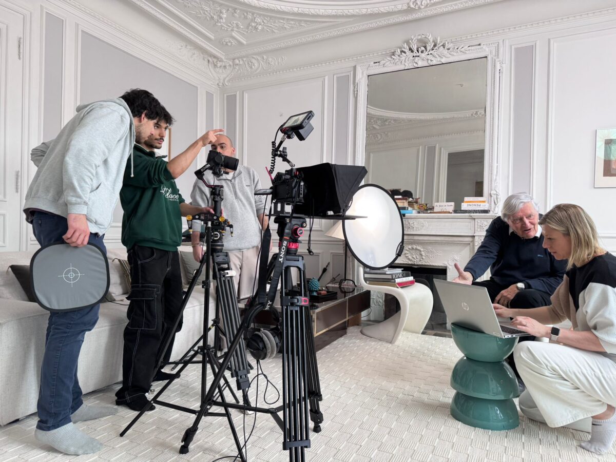 Collaboration de l'équipe d'Arimédias